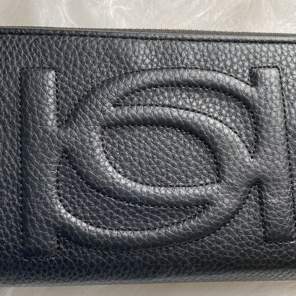 Bebe monogrammed Black Zippered Wallet - Picture 2 of 15